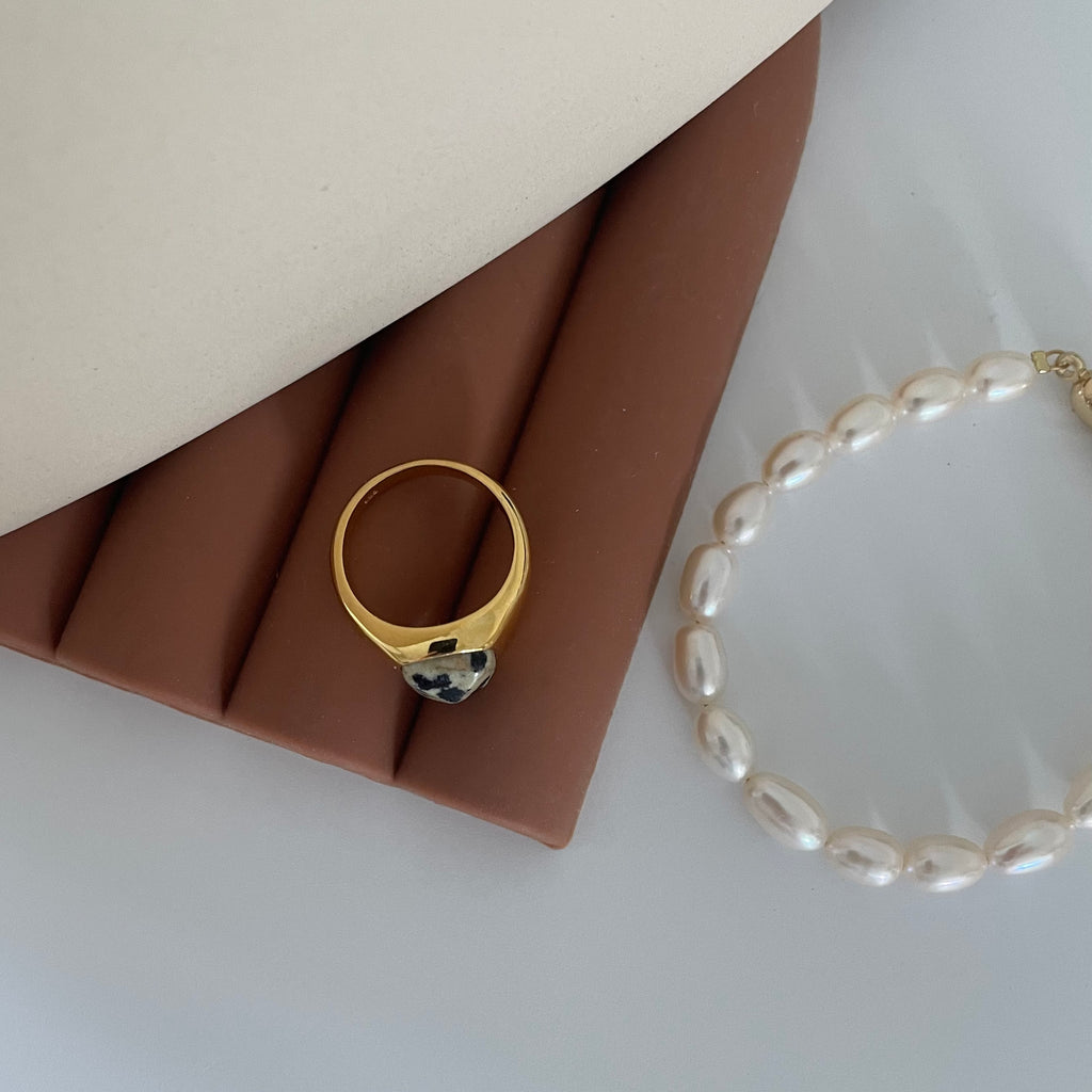 Classic Oval Pearl Bracelet with Magnetic Clasp
