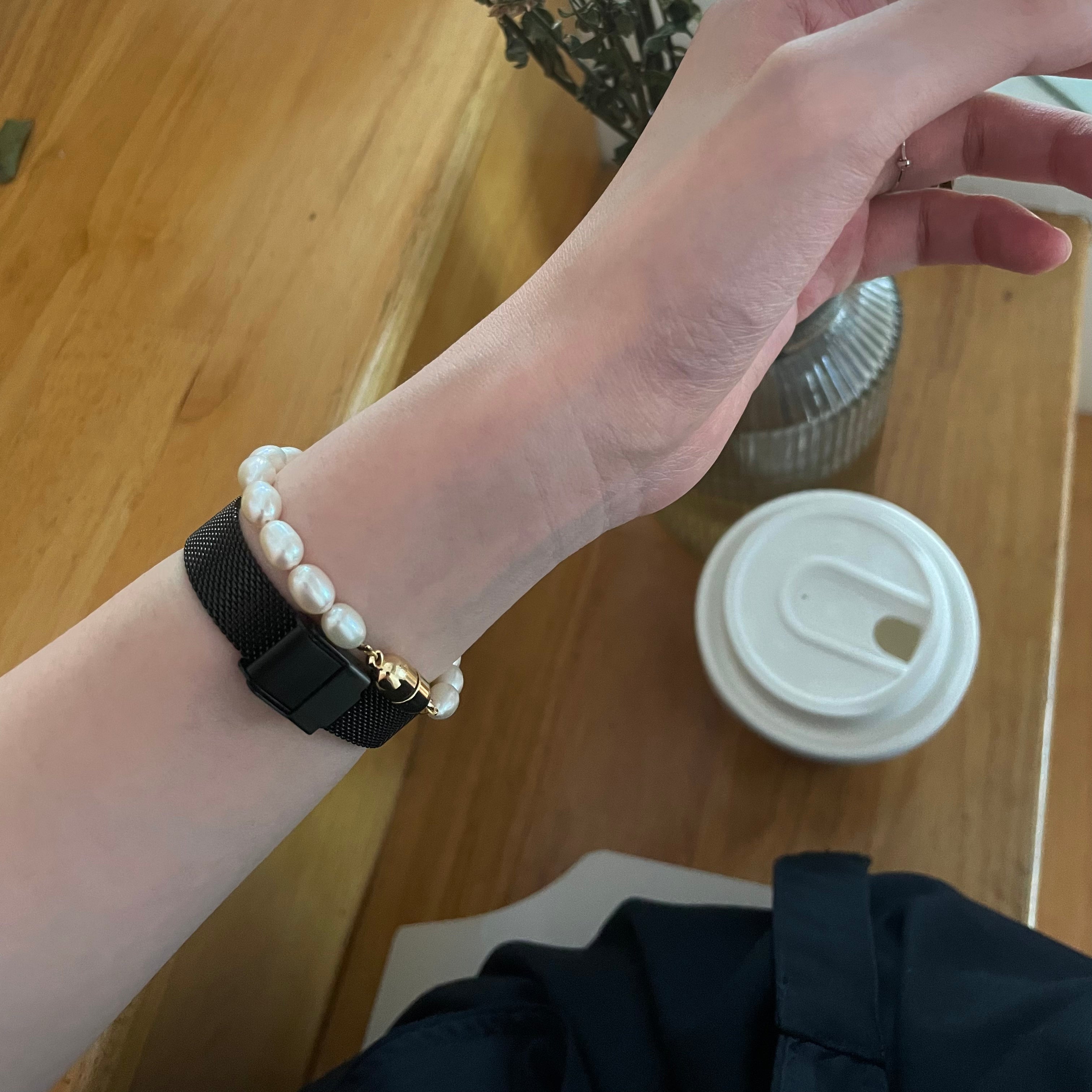 Classic Oval Pearl Bracelet with Magnetic Clasp