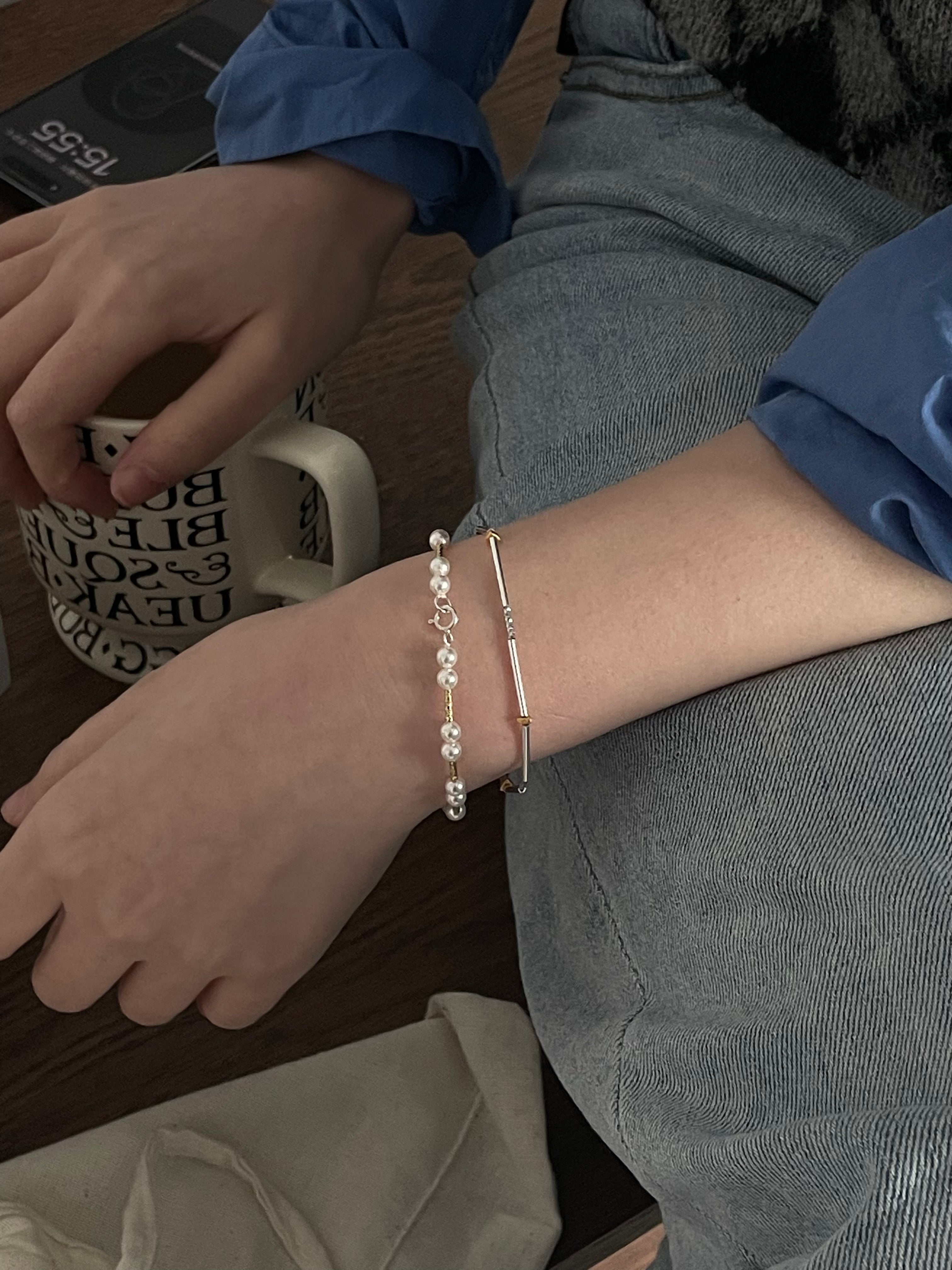 Classic Rhythm Swarovski Pearl & Textured Gold Bar Bracelet - S925 Silver Plated