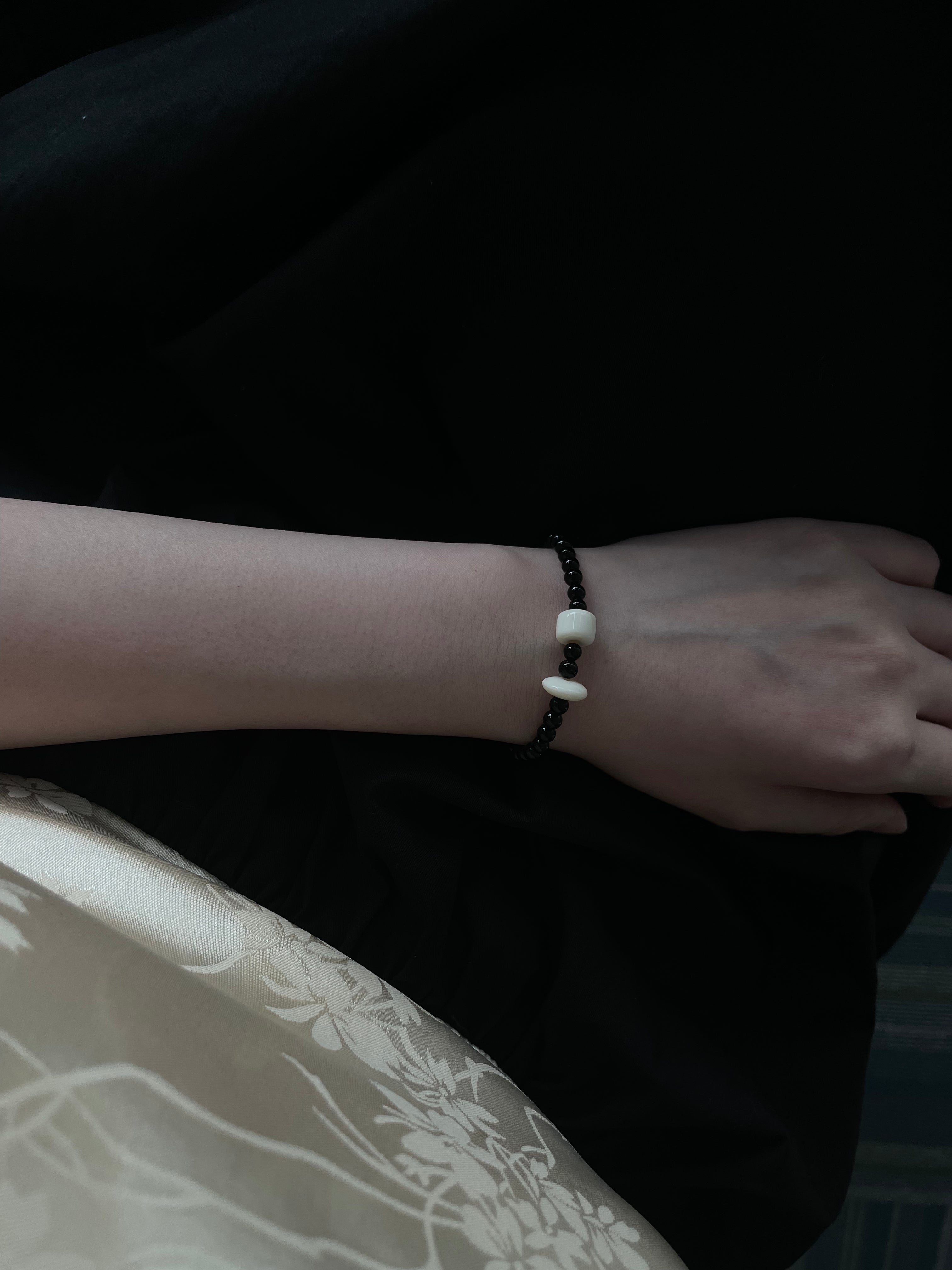 Minimalist Black & Cream Agate Beaded Elastic Bracelet - Natural Stone