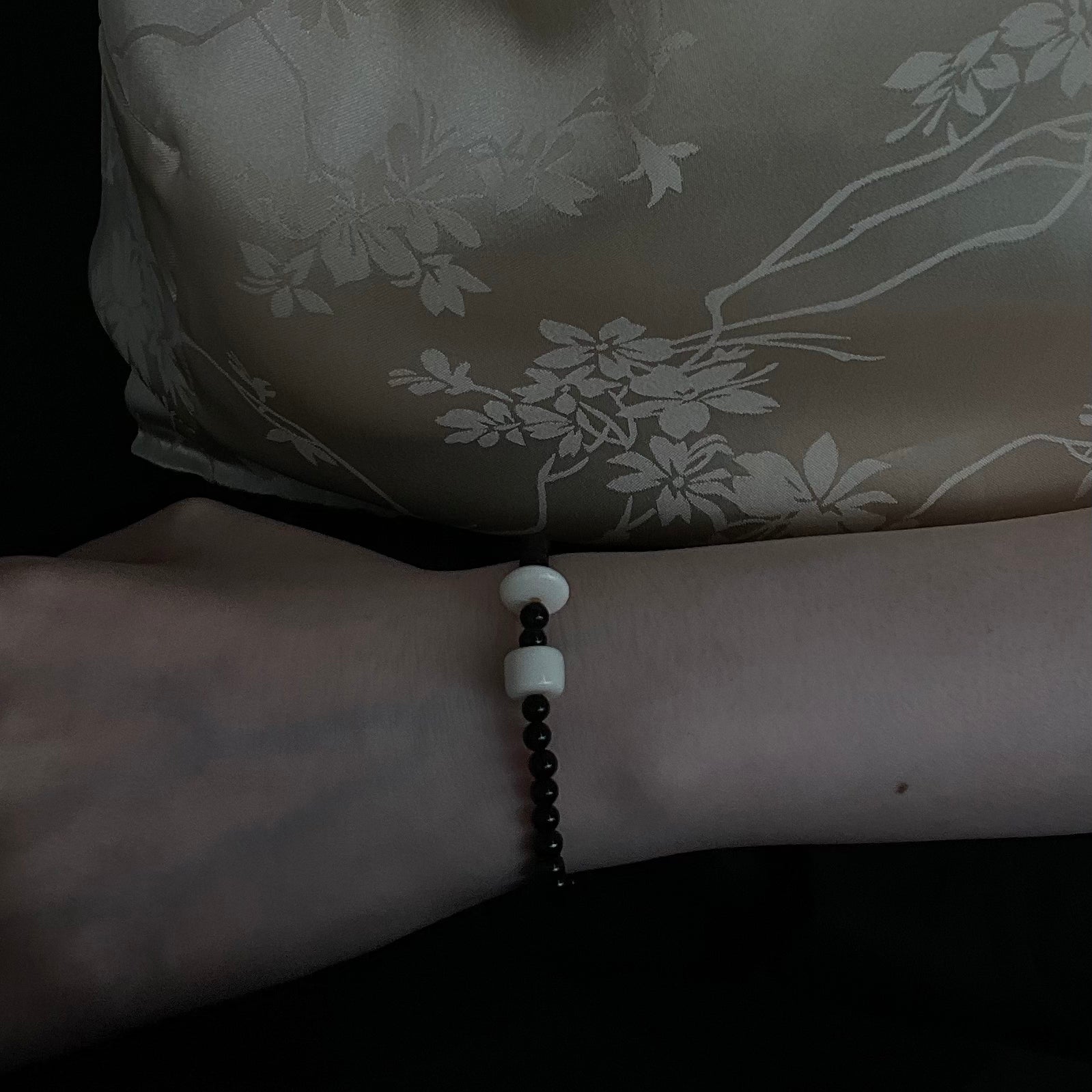 Minimalist Black & Cream Agate Beaded Elastic Bracelet - Natural Stone