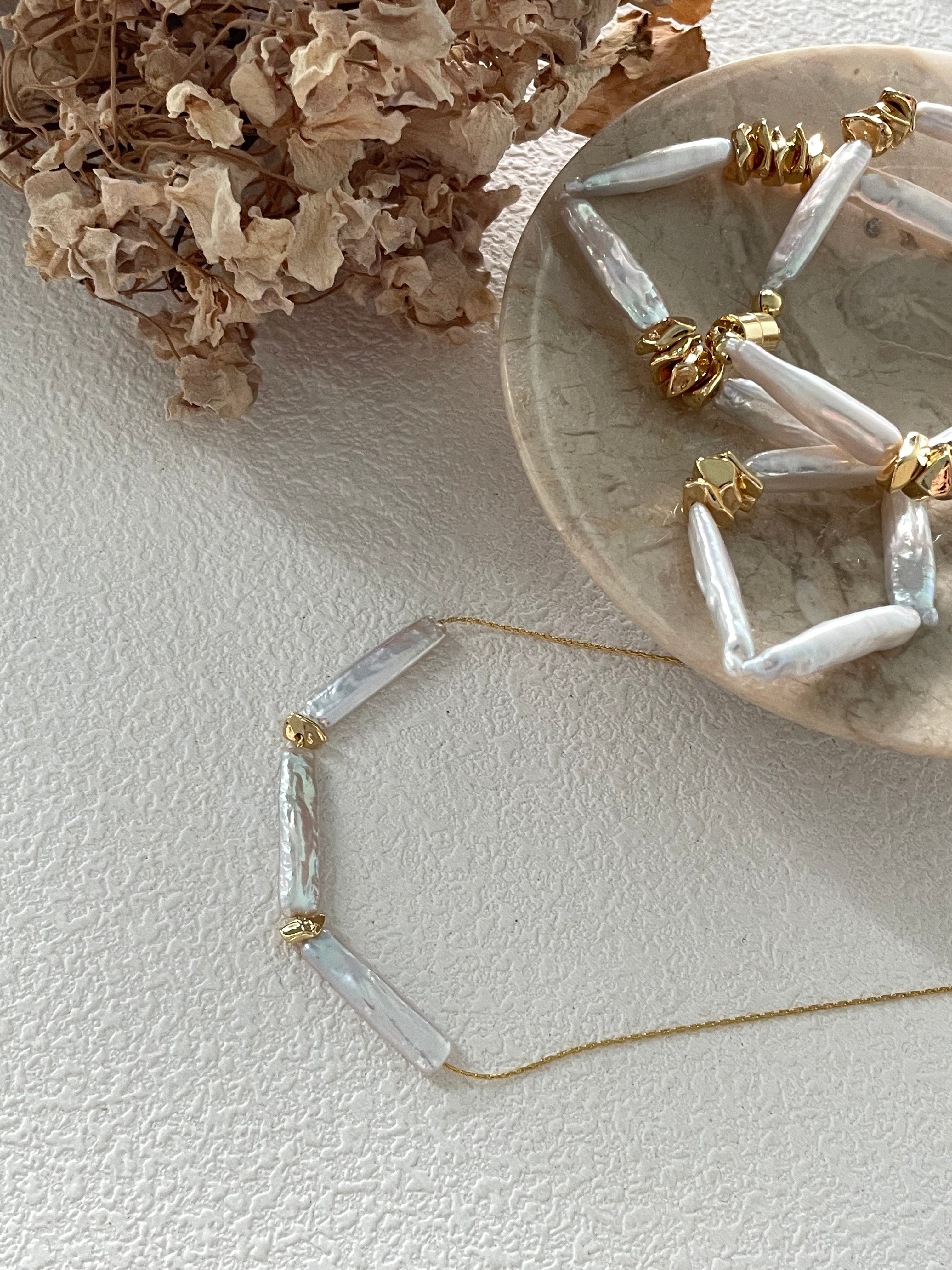 Minimal Baroque Pearl Necklace