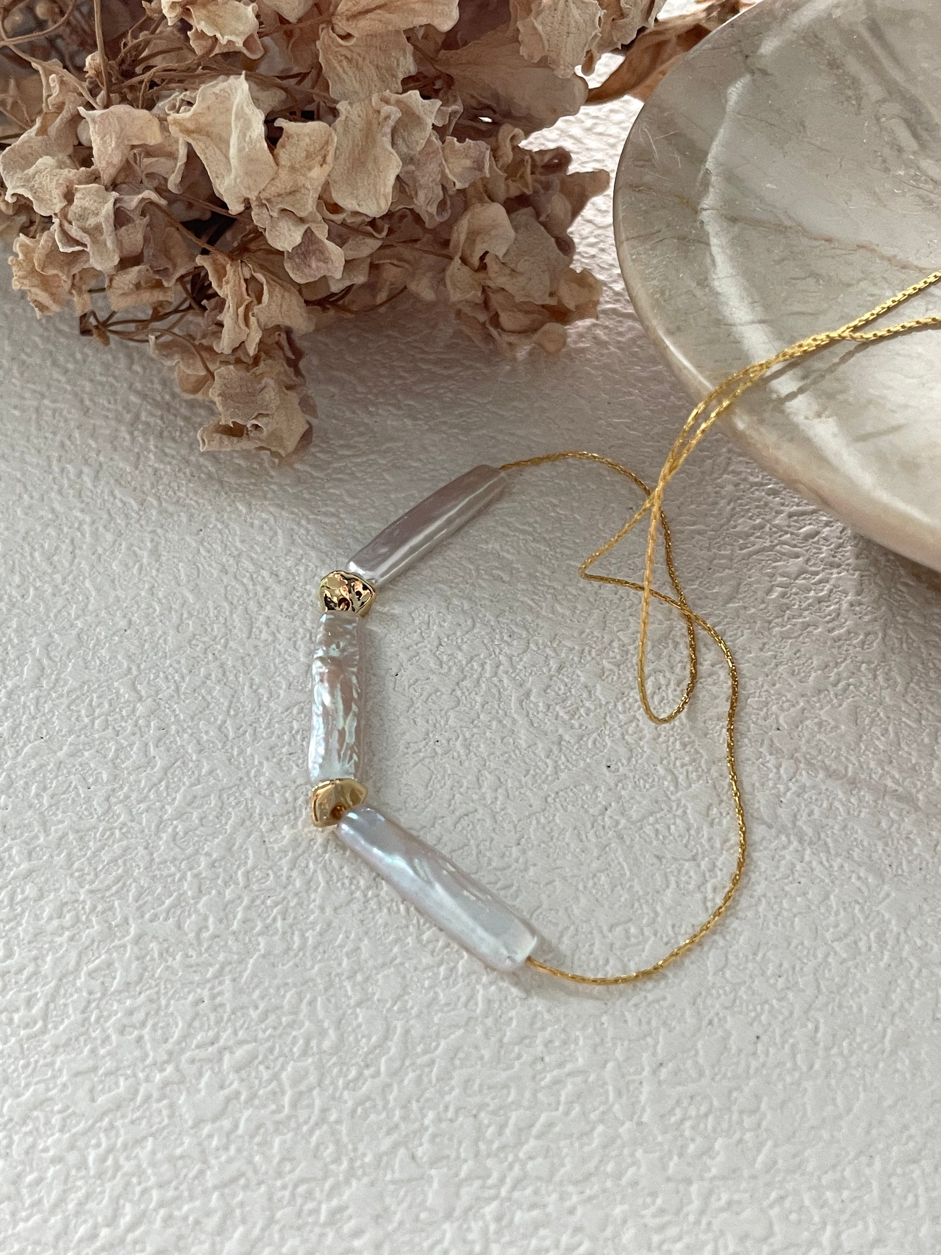 Minimal Baroque Pearl Necklace