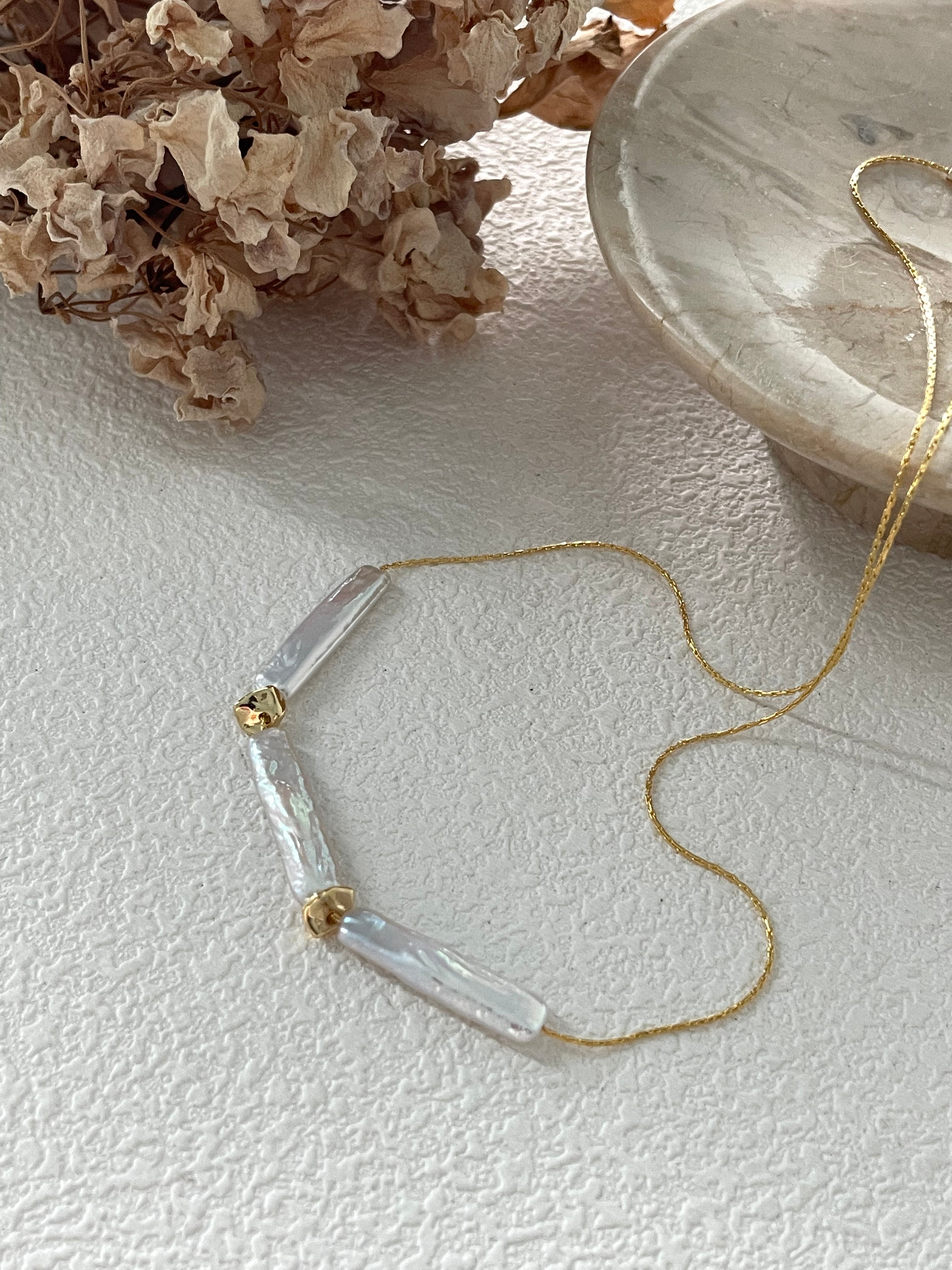 Minimal Baroque Pearl Necklace