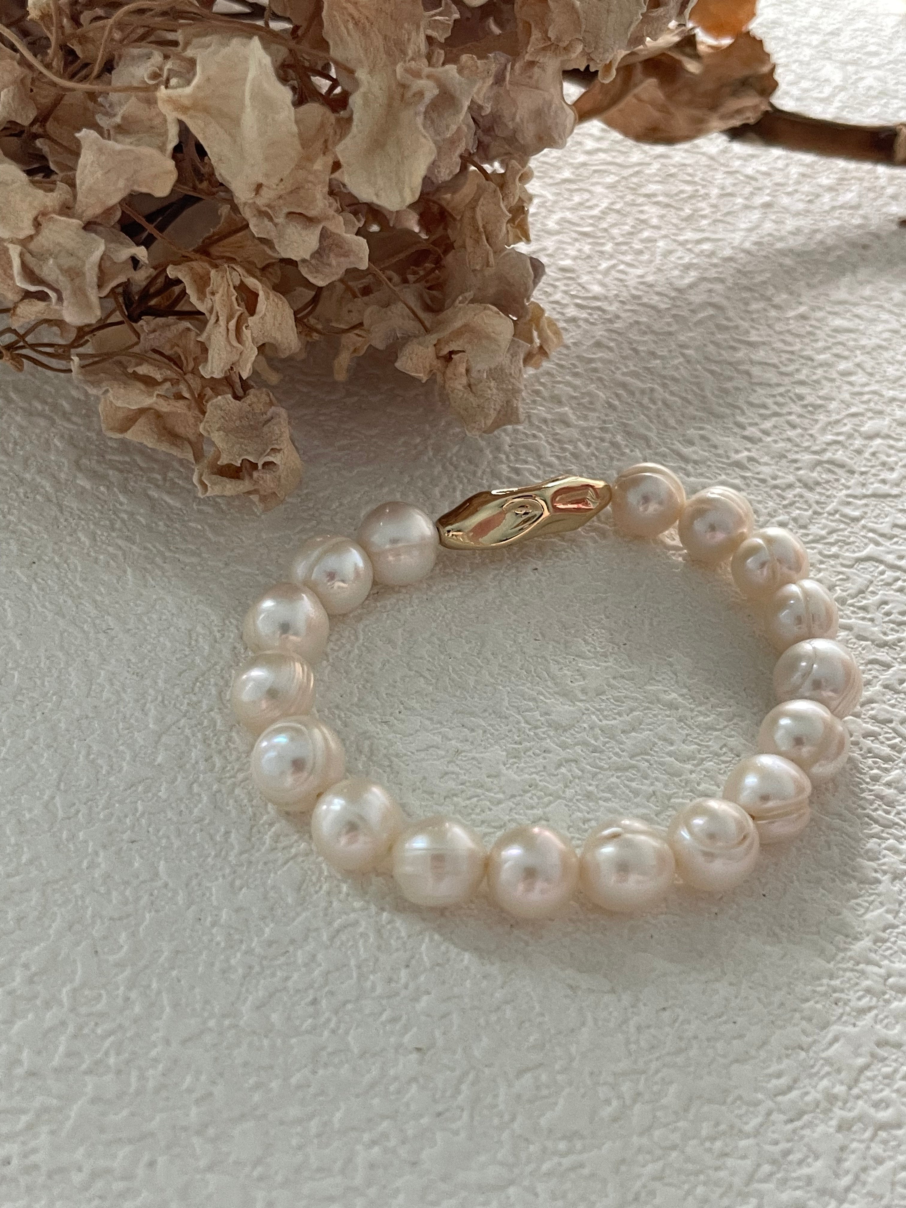 The 'Helix' Classic Pearl Bracelet