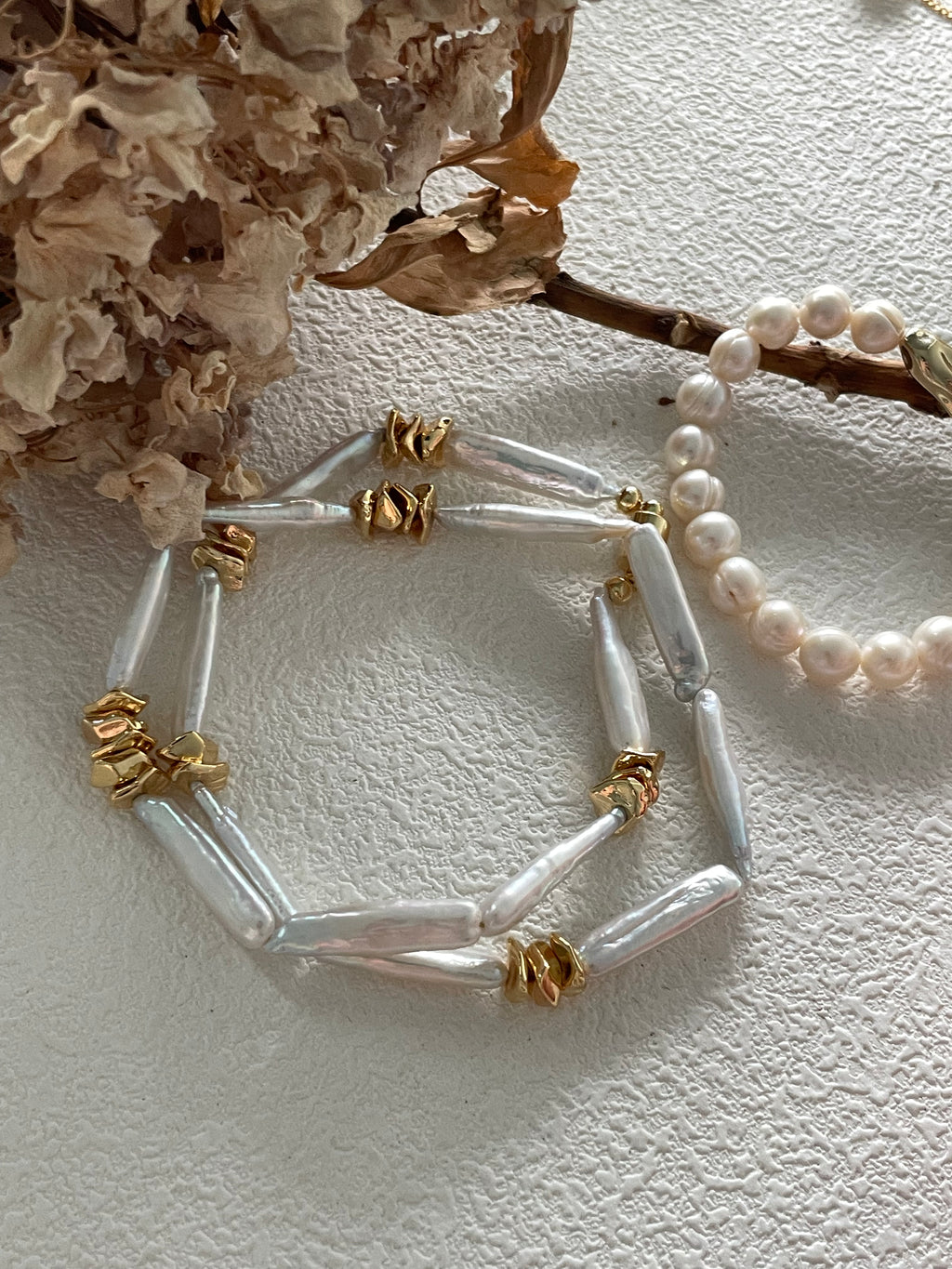 The 'Helix' Classic Pearl Bracelet