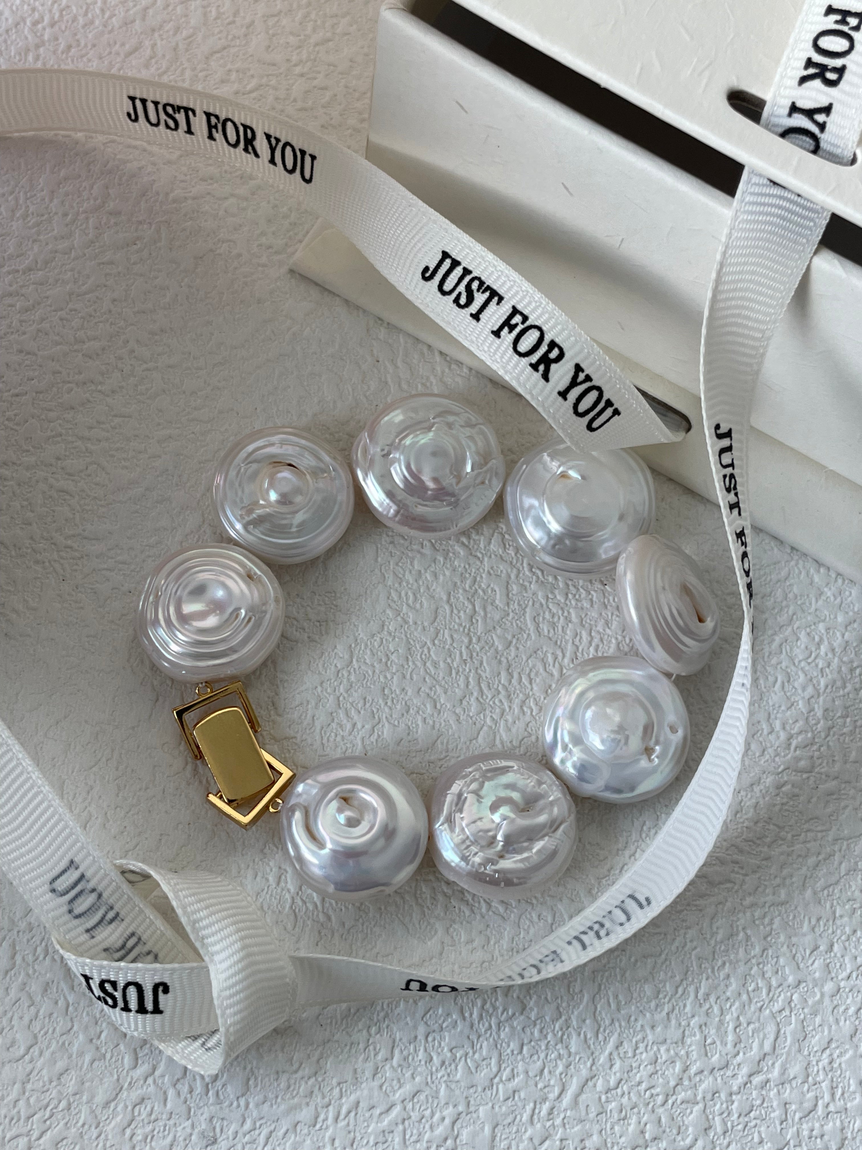 'Roman Holiday' Large Coin Pearl Bracelet