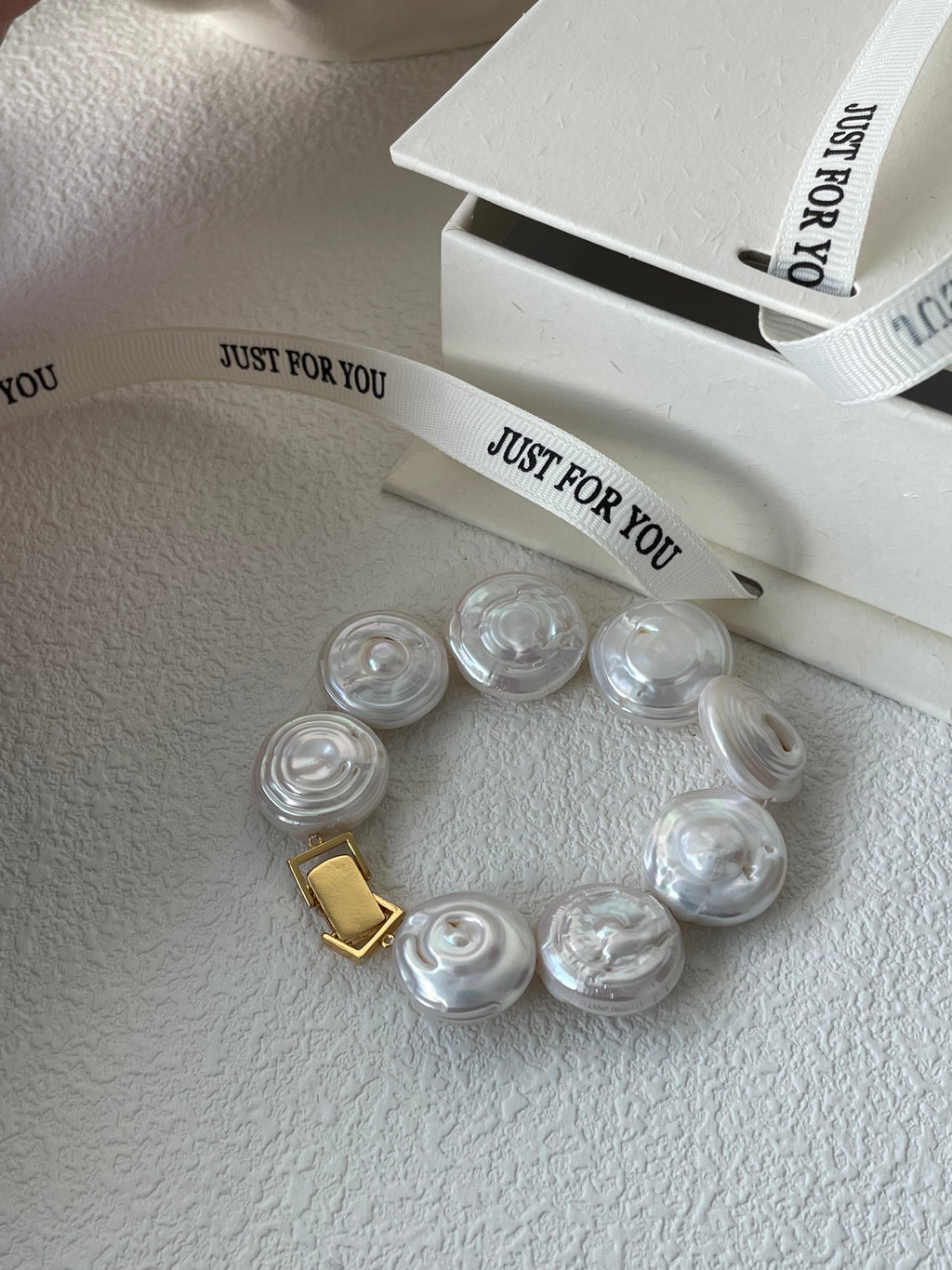 'Roman Holiday' Large Coin Pearl Bracelet