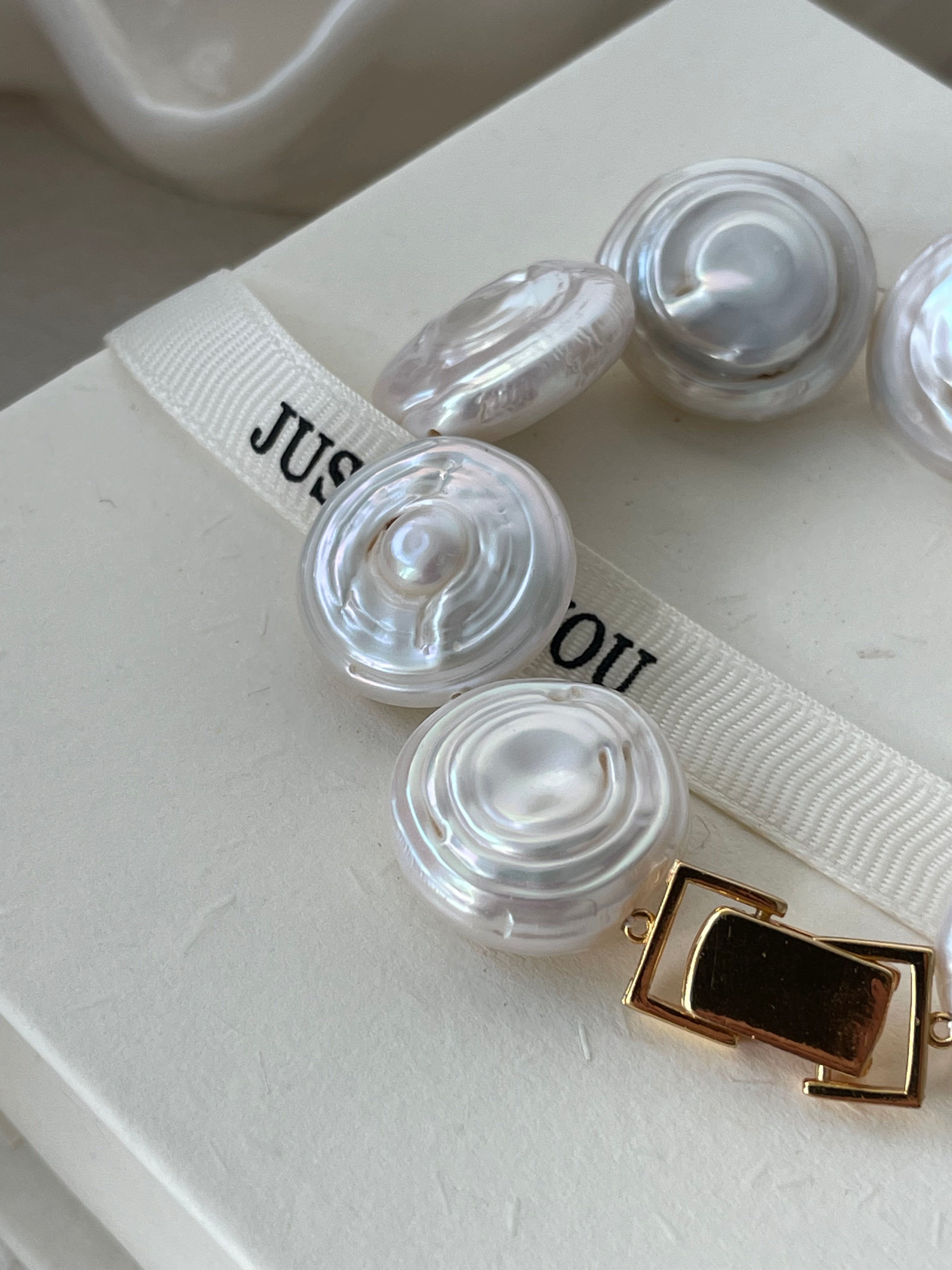 'Roman Holiday' Large Coin Pearl Bracelet