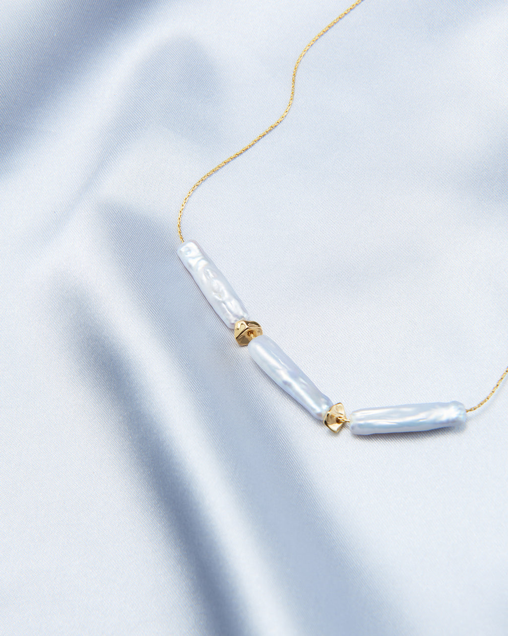 Minimal Baroque Pearl Necklace