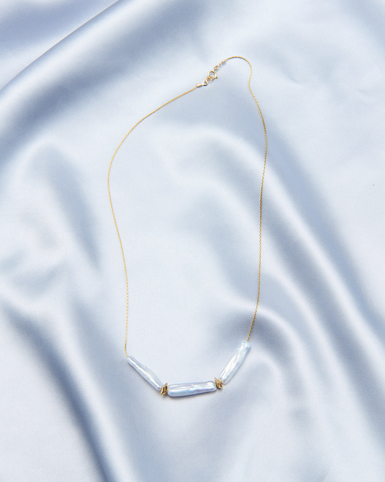 Minimal Baroque Pearl Necklace