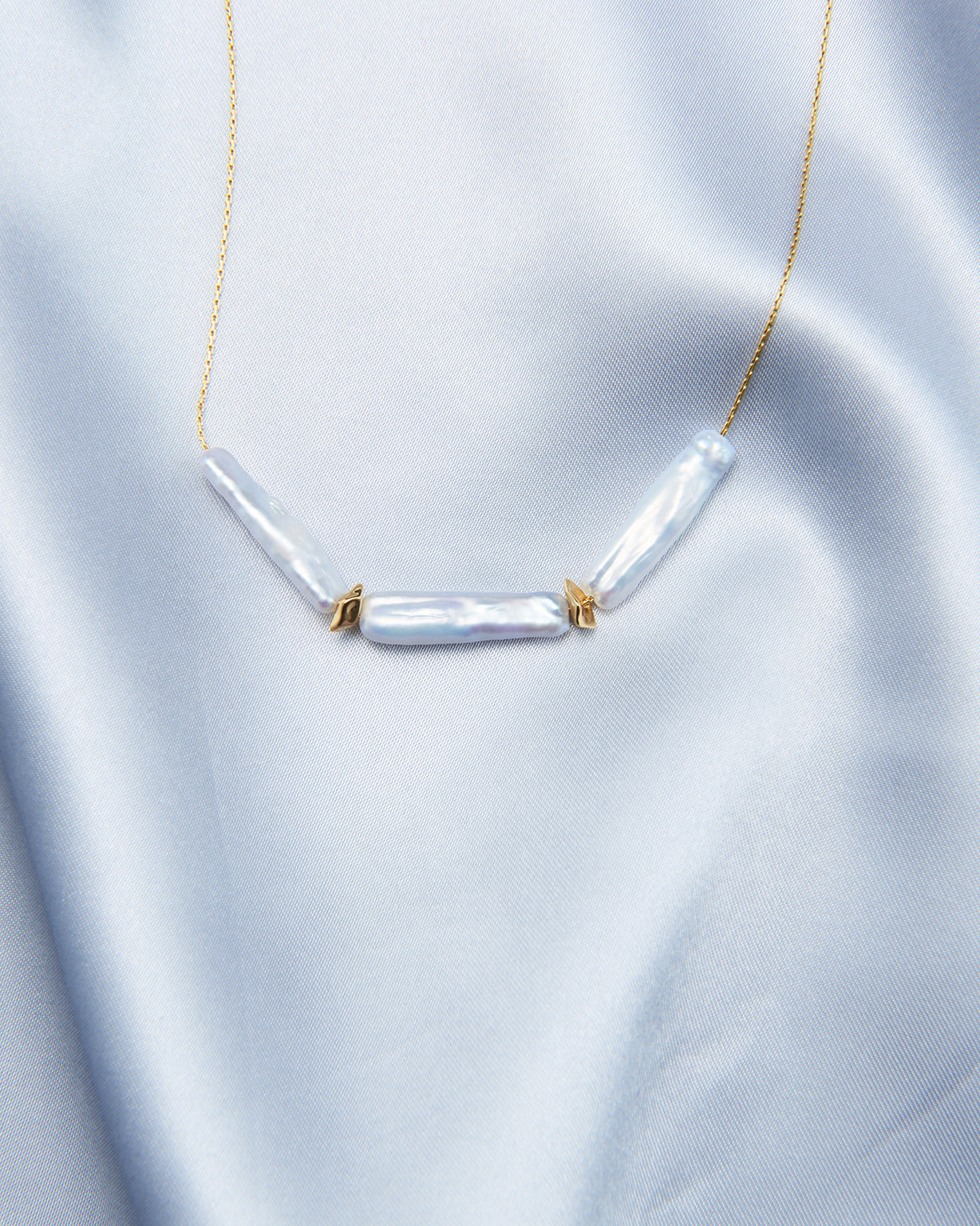 Minimal Baroque Pearl Necklace