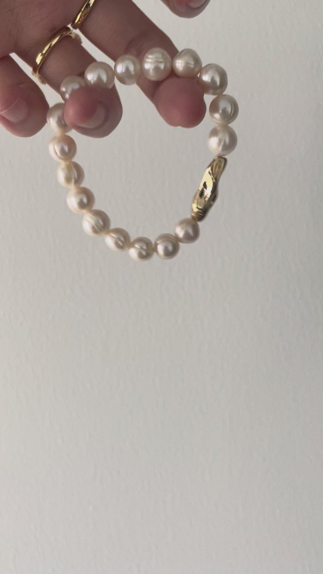 The 'Helix' Classic Pearl Bracelet